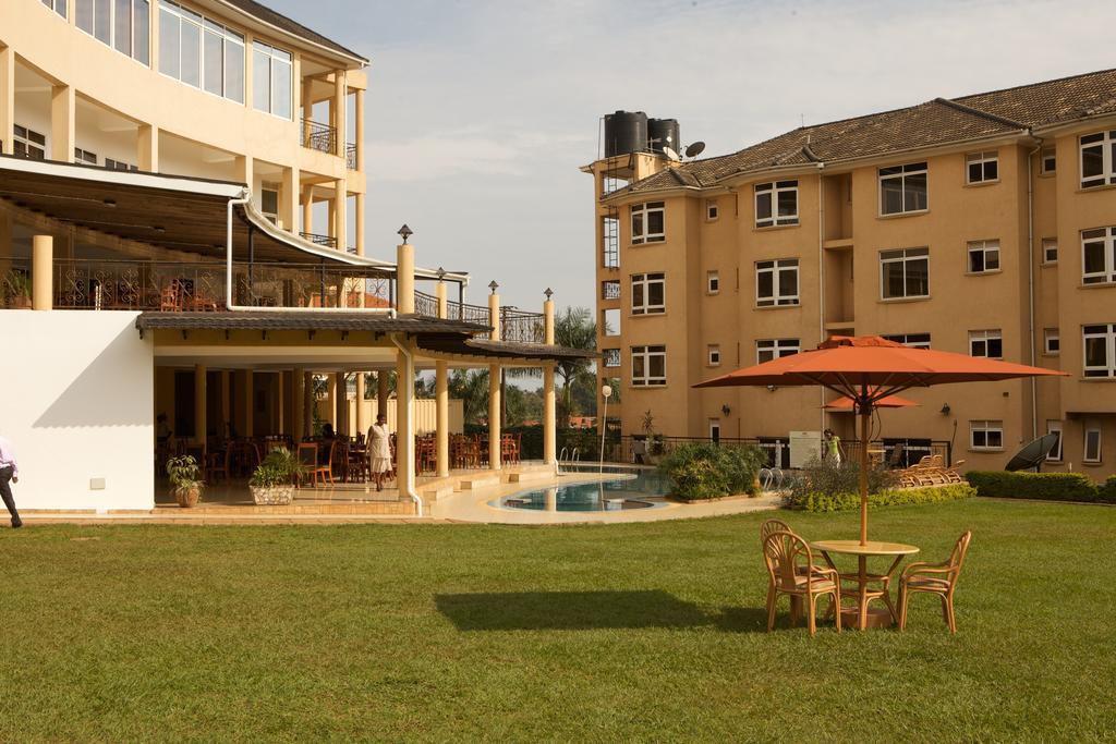 City Royal Resort Hotel Kyambogo  Exterior foto