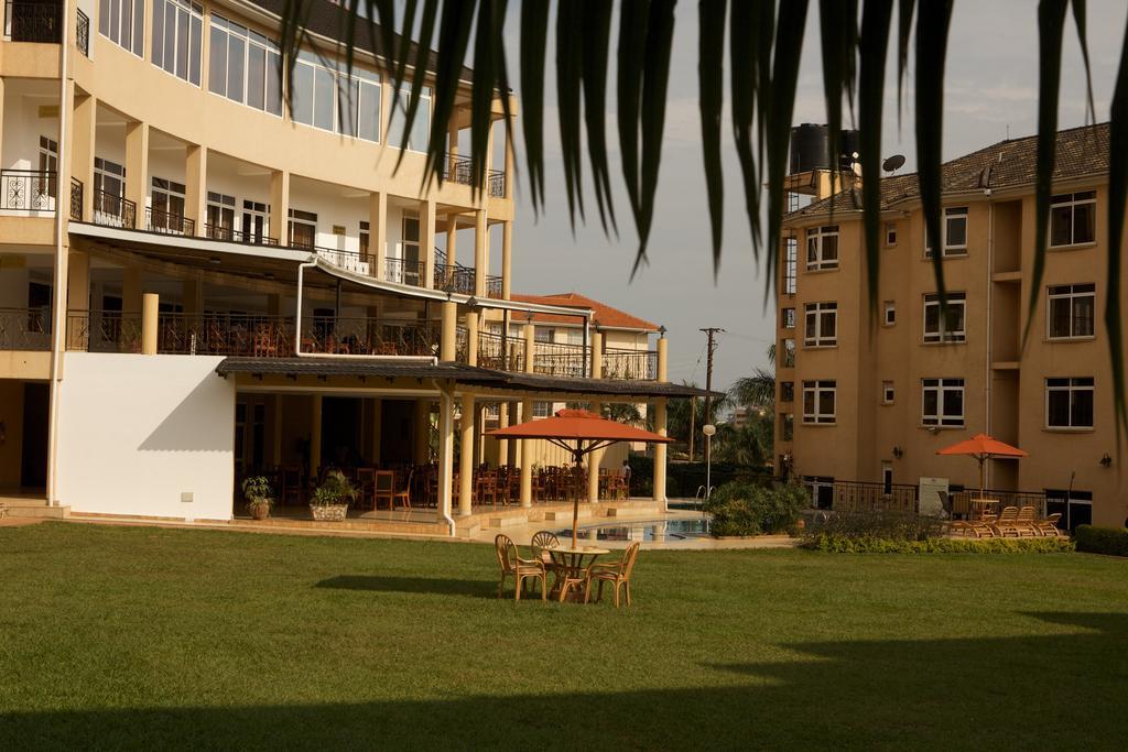 City Royal Resort Hotel Kyambogo  Exterior foto