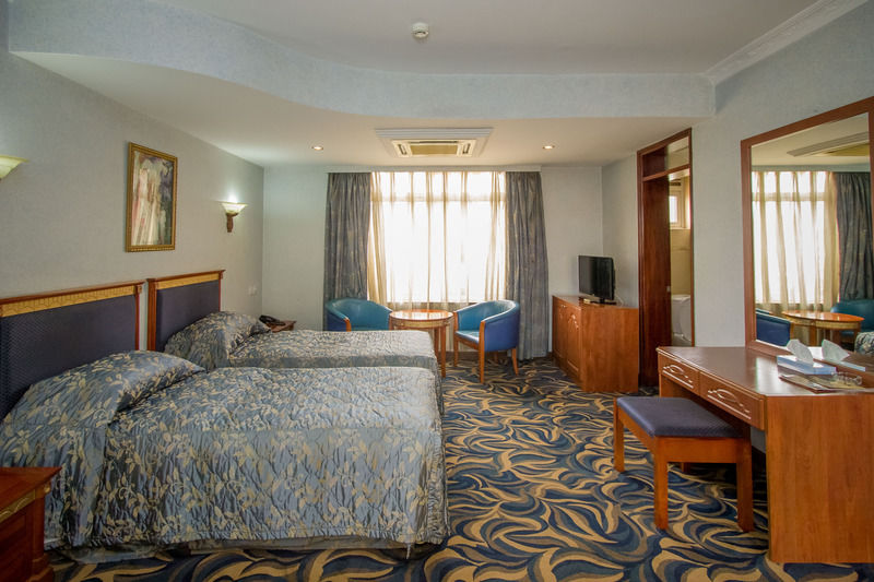 City Royal Resort Hotel Kyambogo  Exterior foto