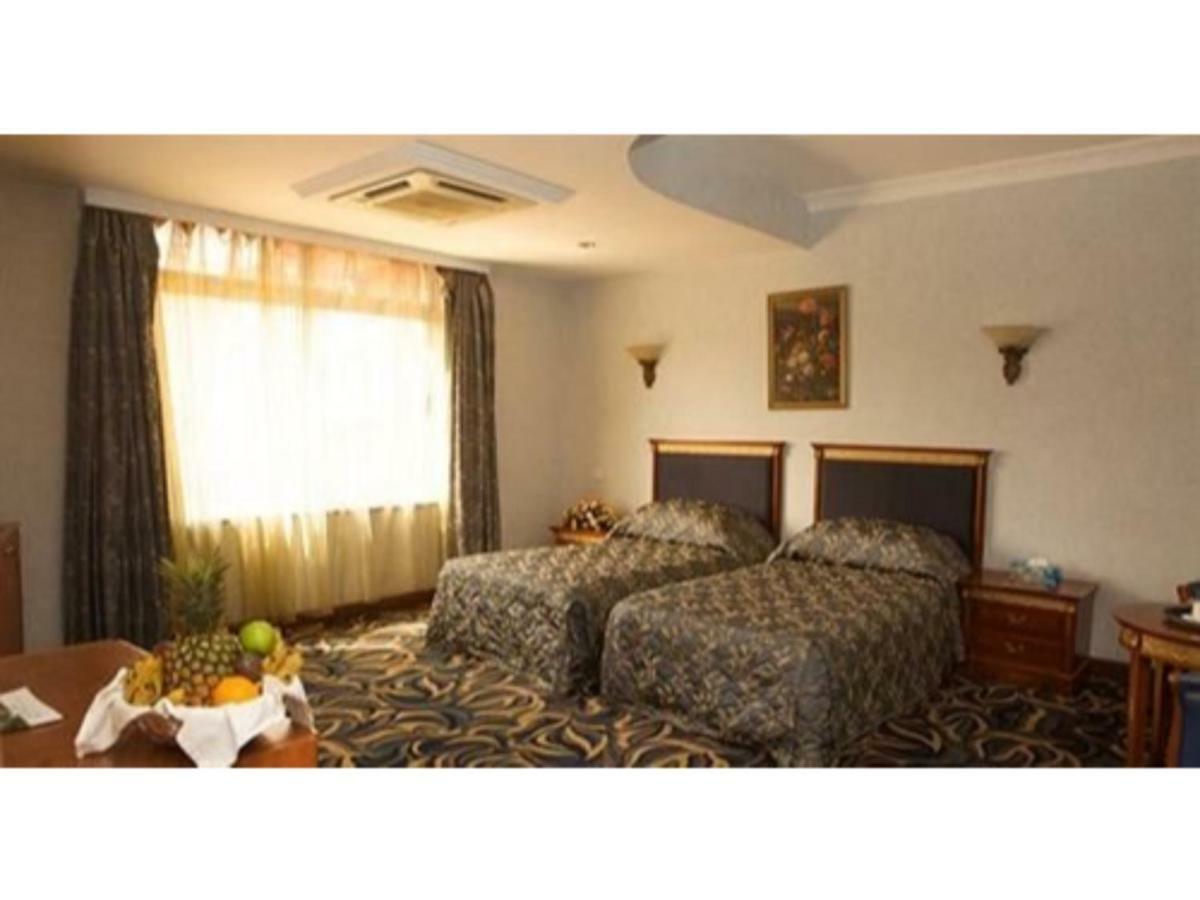 City Royal Resort Hotel Kyambogo  Exterior foto